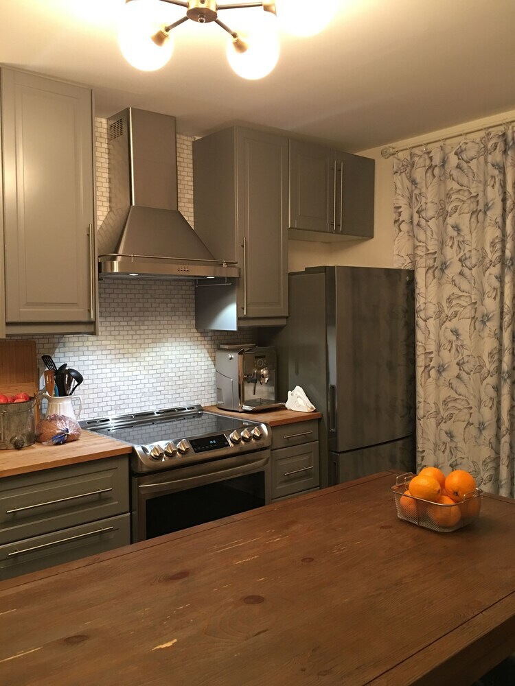 Beautiful 4br Downtown House. Sleeps 10