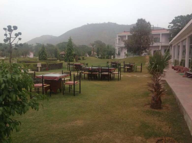Hotel Raj Mahal Resort & Spa