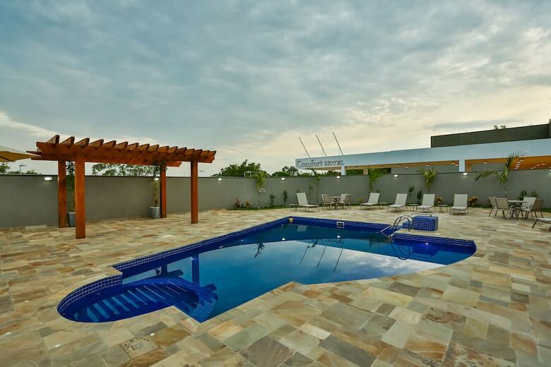 Comfort Hotel Mogi Gua�u