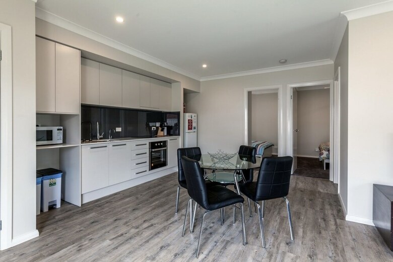 Tomaree Road, 19a 'the Villa'