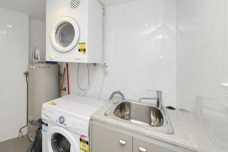 Apartamentos Oasis, Unit 9/5 Laman Street