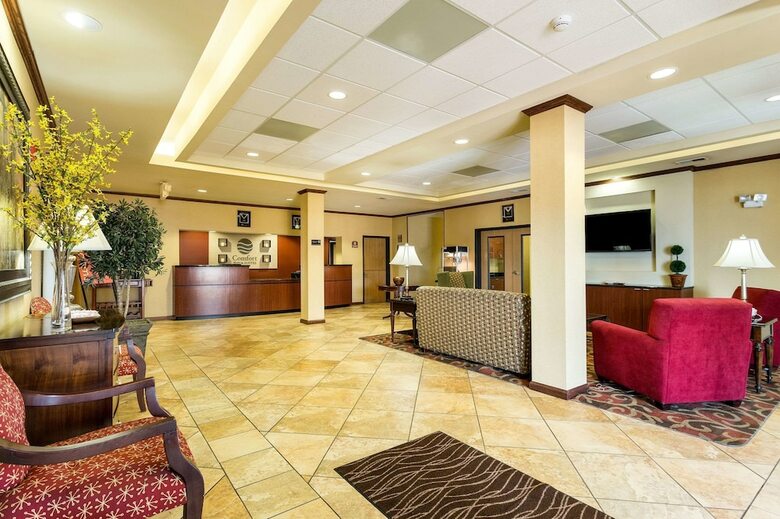 Hotel Comfort Inn & Suites