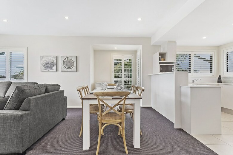 Pacific Blue Apartment 278, 265 Sandy Point Road