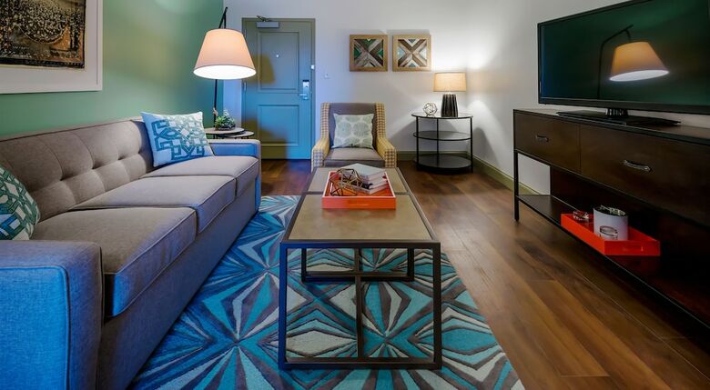 Hotel Indigo Savannah Historic District