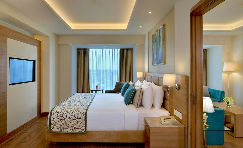 Hotel Golden Sarovar Portico