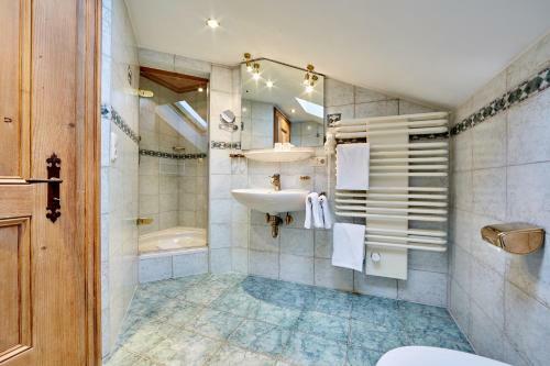 Hostal Hotel F�hrenhof Garni