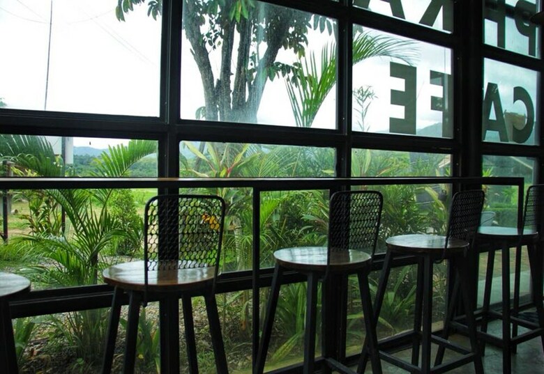 Hotel Phrao Camping Village