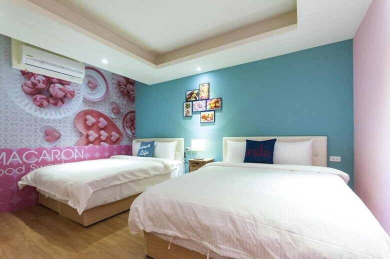 Hotel X Square