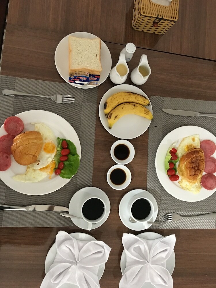 Hera Halong Hotel