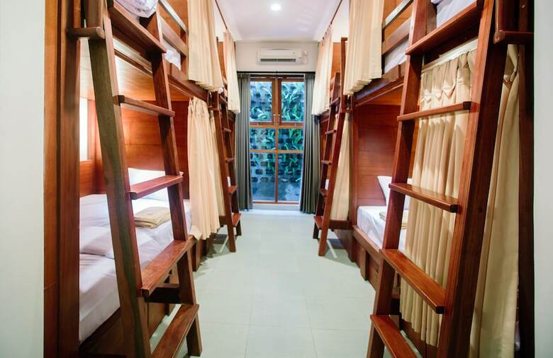 Hostal Pudak Sari Unizou Hostel