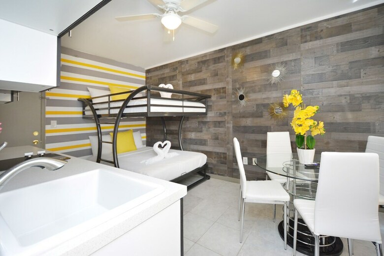 Aparthotel 335 Ocean Walk Apartments