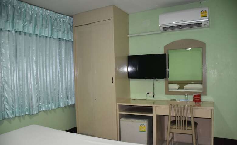 Hotel Woodlands Inn
