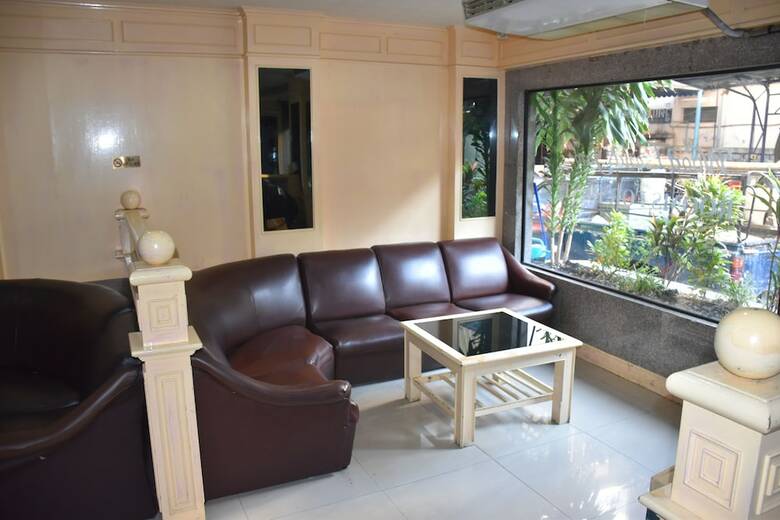 Hotel Woodlands Inn