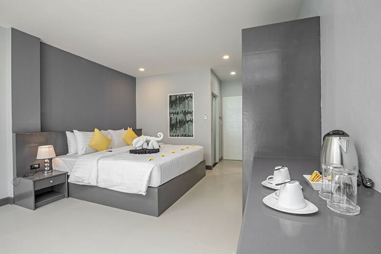 Modern Living Hotel
