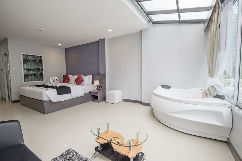 Modern Living Hotel