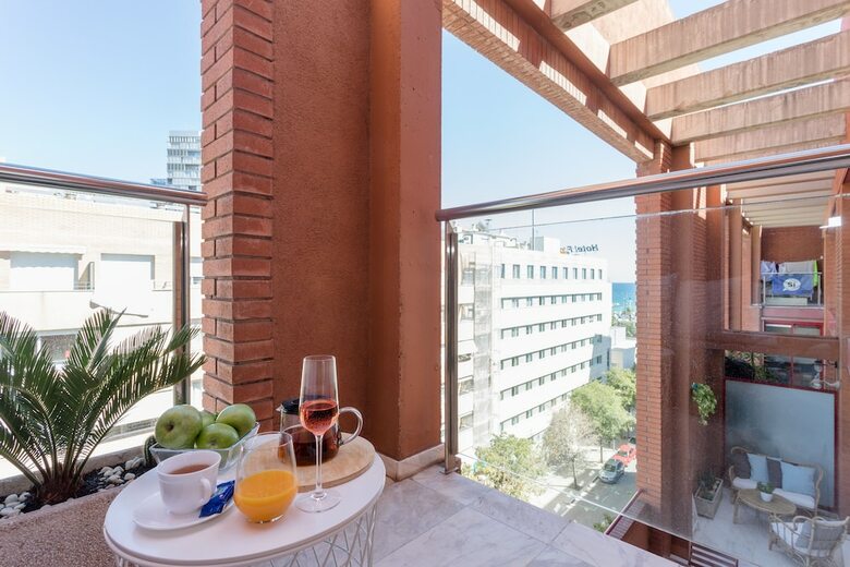 Apartamentos Unique Rentals - Stylish Seafront Duplex