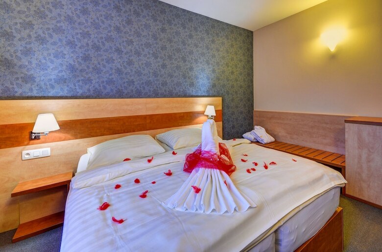 Hotel To?