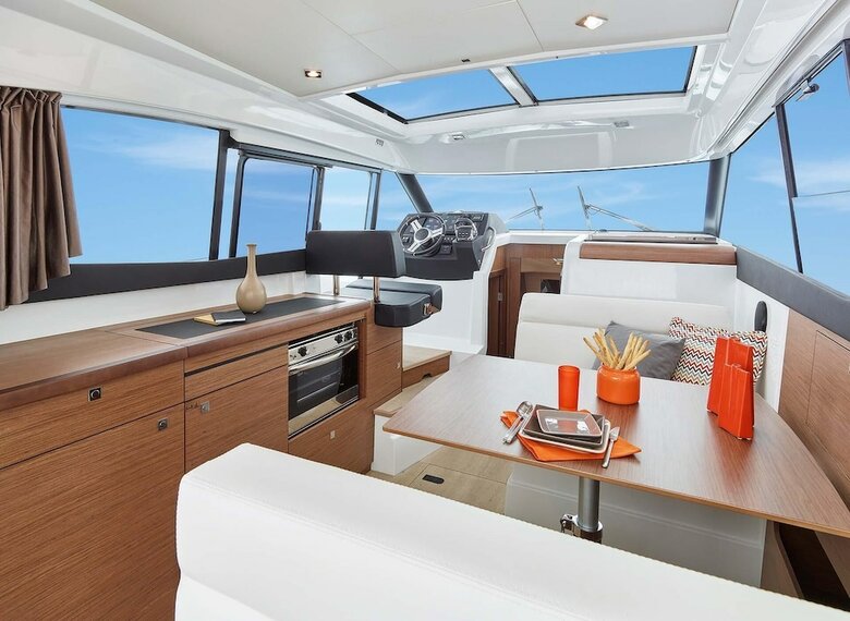 Hotel House & Boat