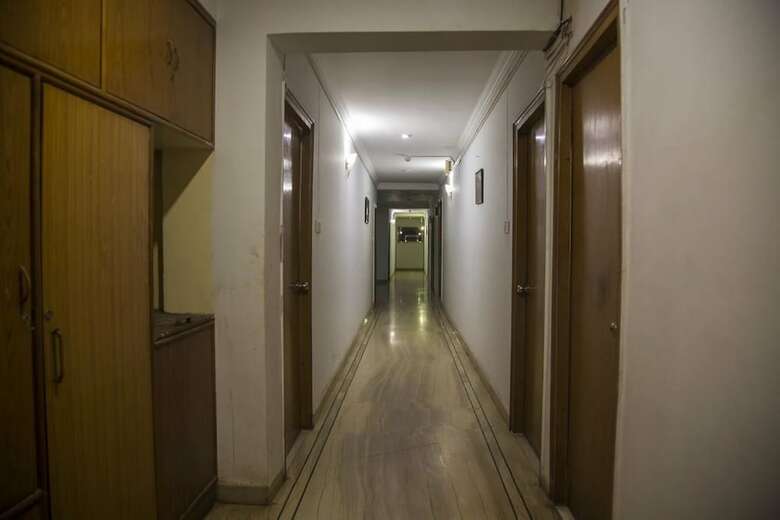 Adb Rooms Hotel Sahiwa