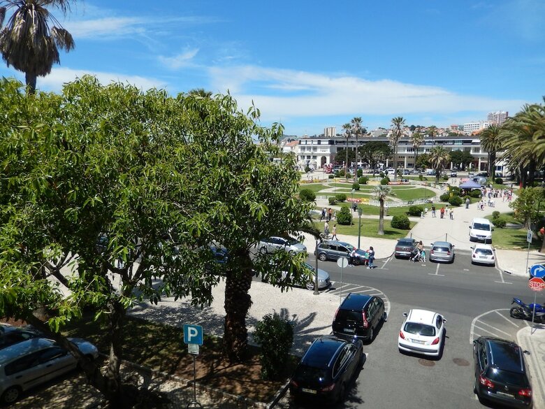 Rent4rest Estoril Beachfront Apartments