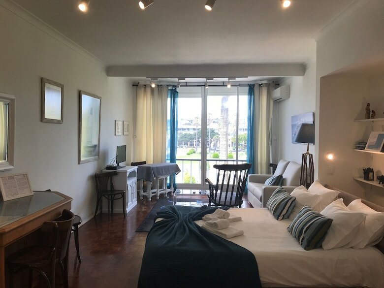 Rent4rest Estoril Beachfront Apartments