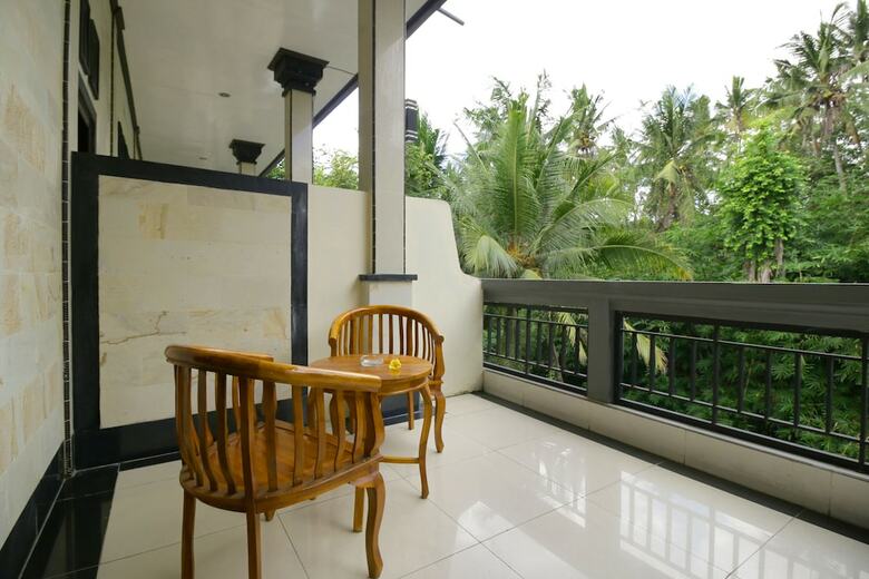 Hotel Airy Raya Pengadangan Mengwi 2 Bali