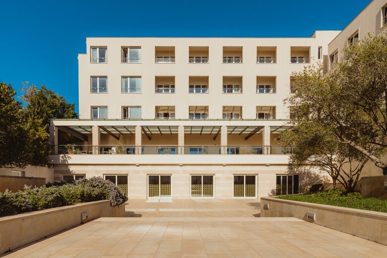 La Luna Hotel