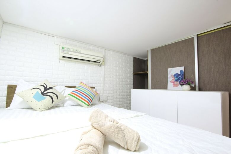 Smiley Apartment 13 - Adults Only