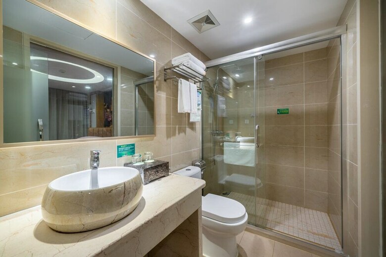 Yiwu Baide Theme Hotel