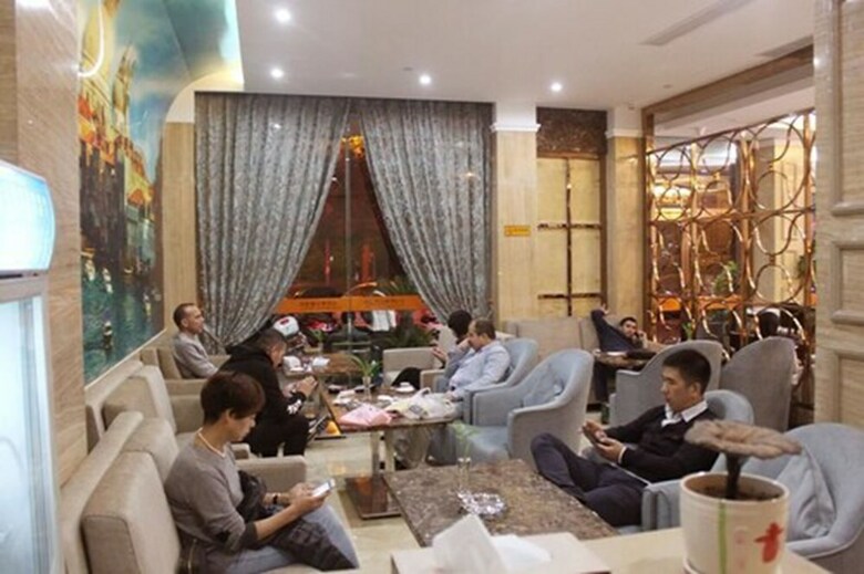 Yiwu Baide Theme Hotel