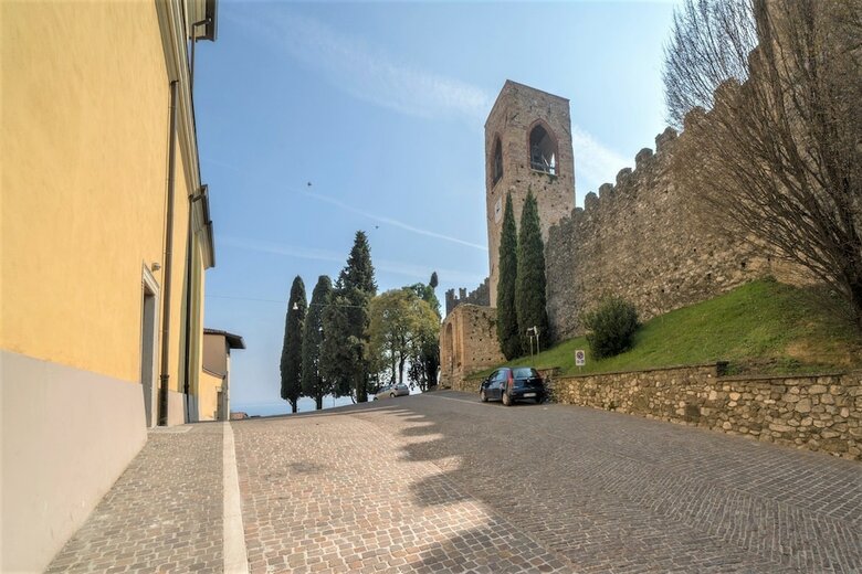 Bright Apartments Moniga - Castle Bells