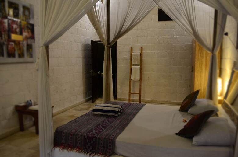 Hotel Padang Padang Breeze