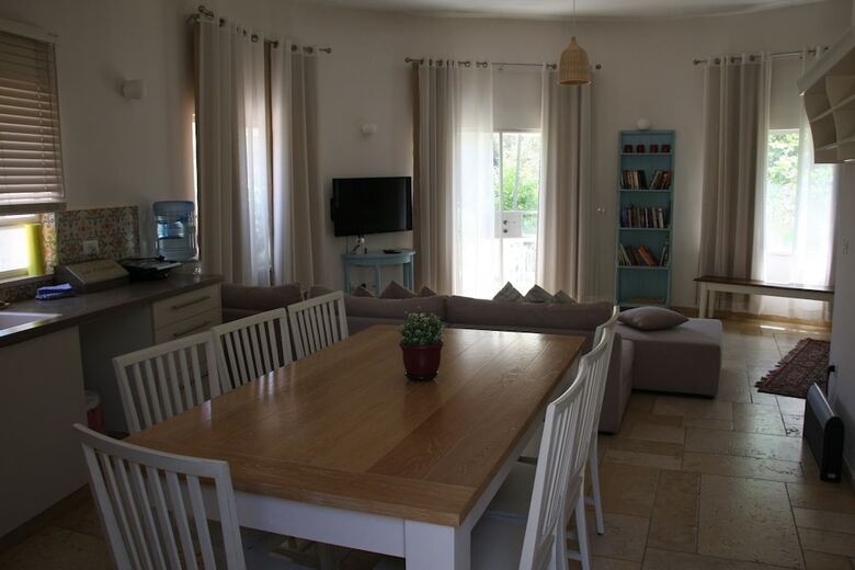 Hotel Pina Barosh Bnb