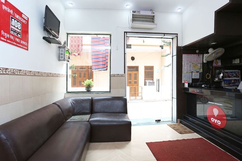Oyo 3033 Radiant Hotel