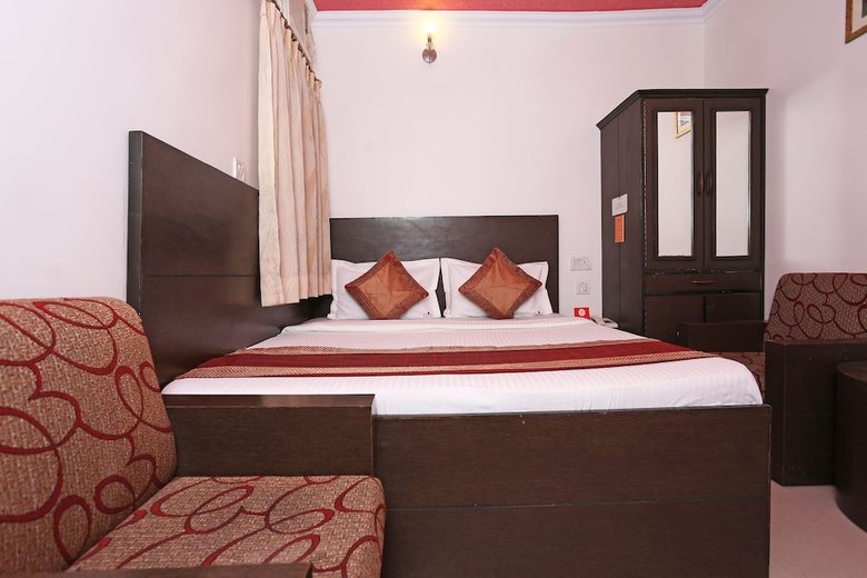 Oyo 3033 Radiant Hotel