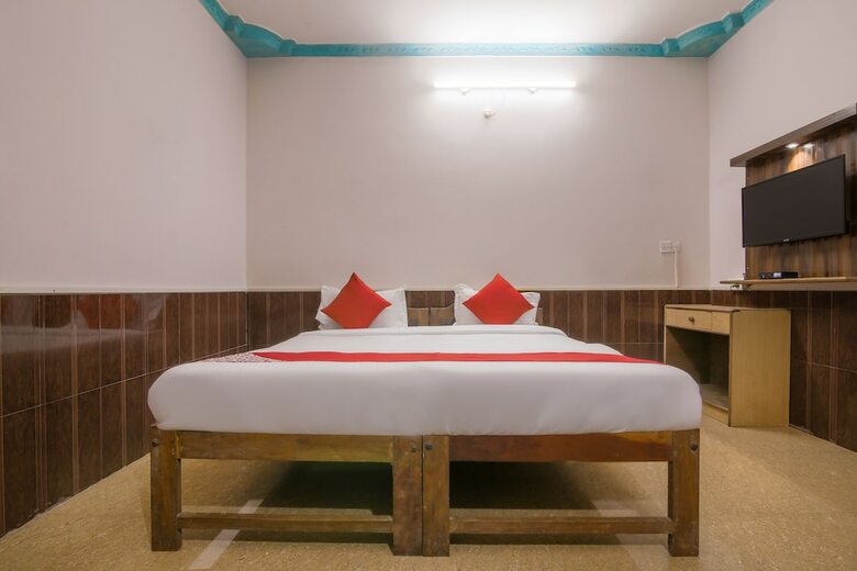 Hotel Oyo 7206 Casa De Golden Inn