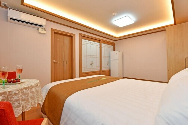 Pension Erefarm Hostel