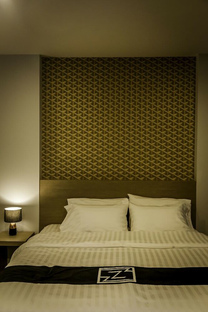 Triple Z Hotel
