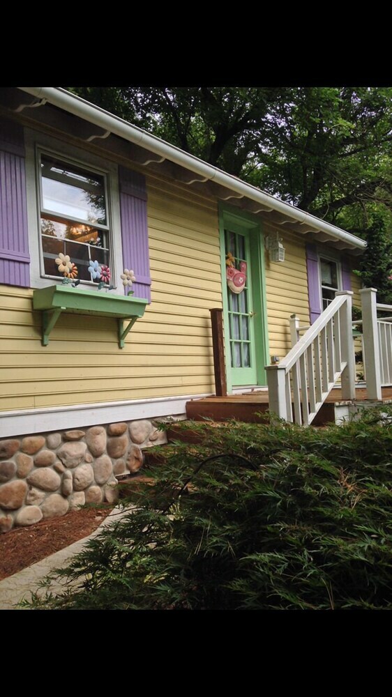 Hotel Frog Hollow Bed And Breakfast