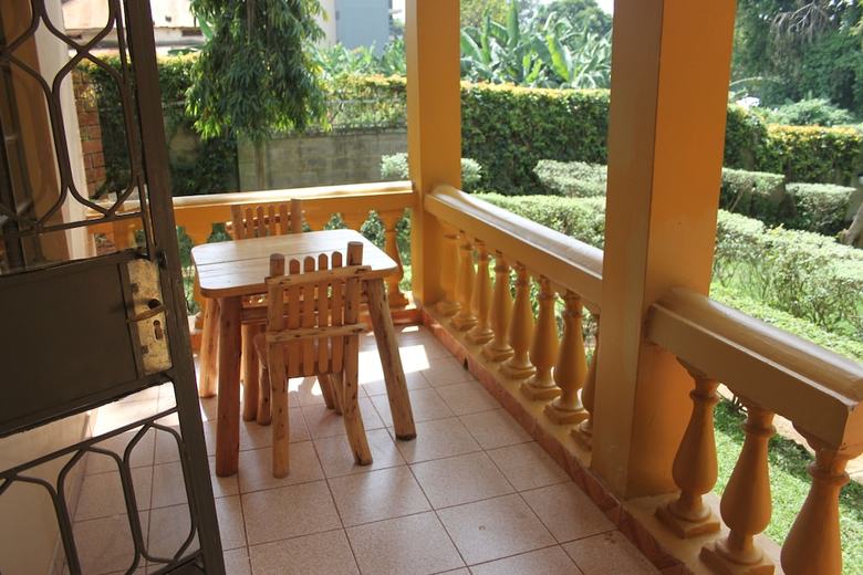 Bed & Breakfast Serene Guest House