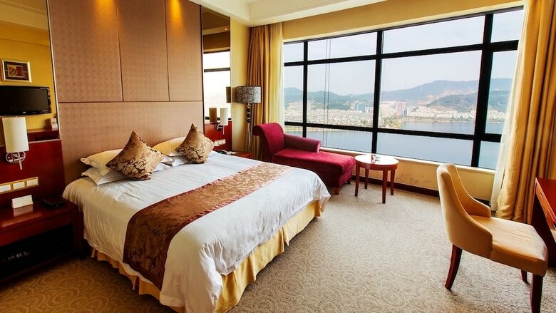 Longting New Century Hotel Qiandao Lake
