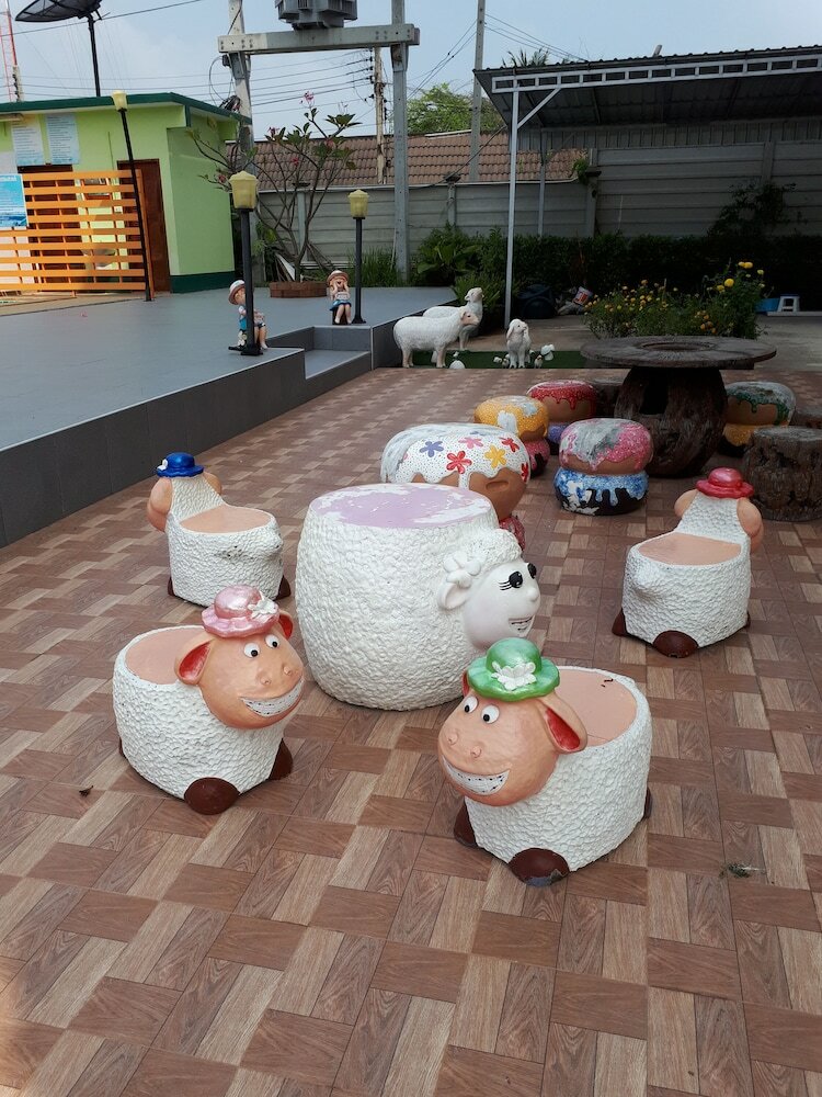 Hotel Peerapa Place