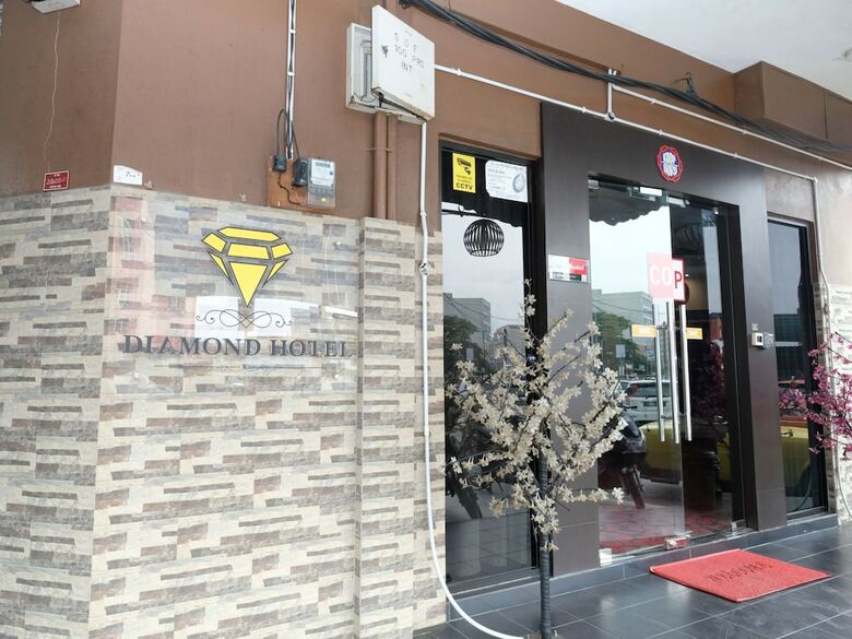 Oyo 1151 Diamond Hotel