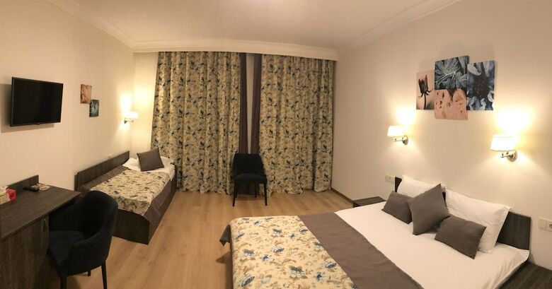 Non-stop Hotel