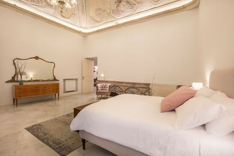 Apartamento Casa Degli Affreschi Palazzo Lungarini
