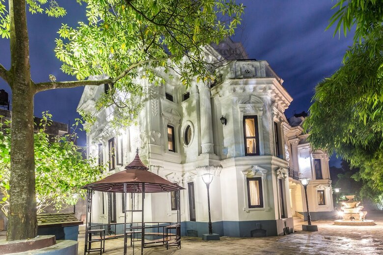 Royal Empire Boutique Hotel