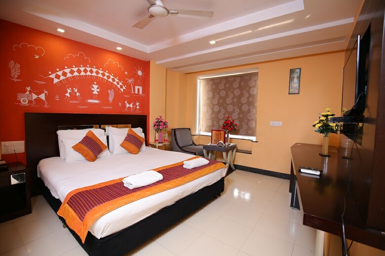 Hotel Raj Villa