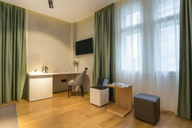 Hotel Capital