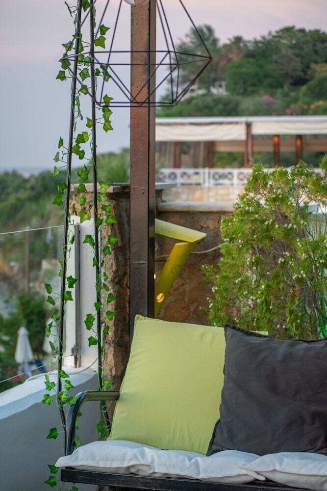 Aparthotel Agoulos Beach Hotel
