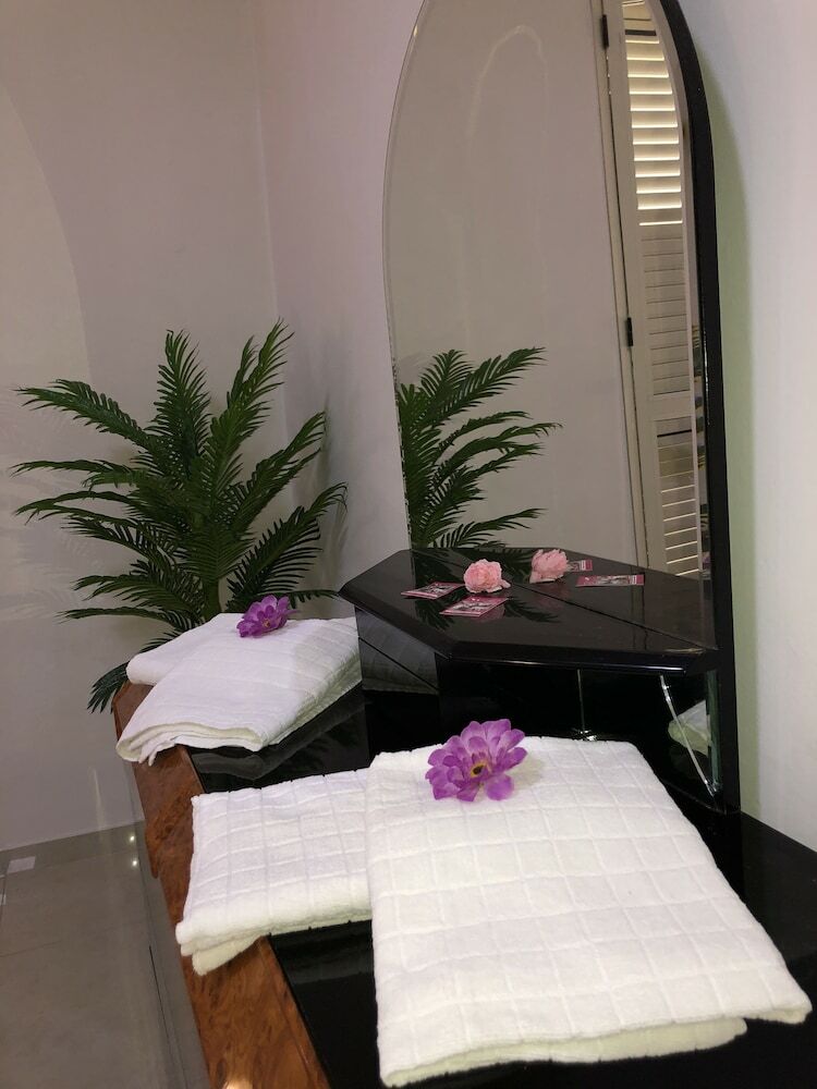 Vol� Club Bed & Breakfast
